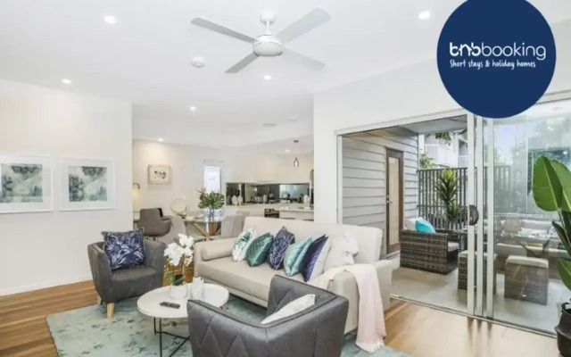 Park Avenue Townhouse Retreat Brisbane Sleeps 10