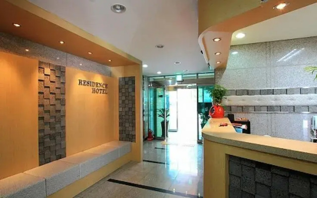 Ian Residence