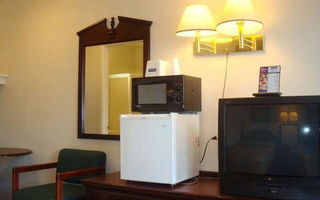 Travel Inn Dekalb