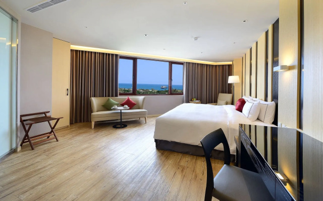 Shiny Ocean Hotel