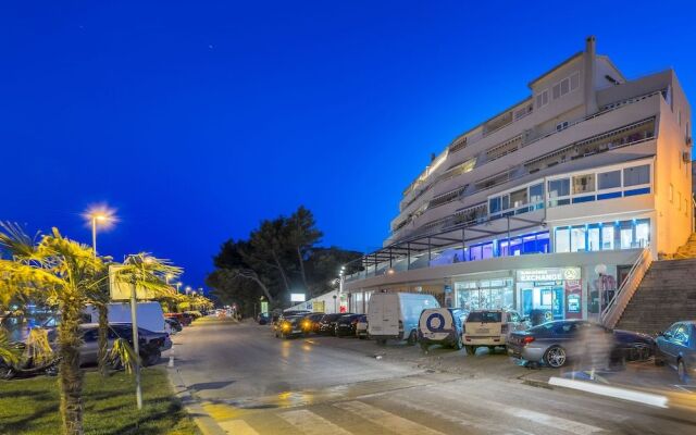 Sea View Luxury Rooms Seven of Nine