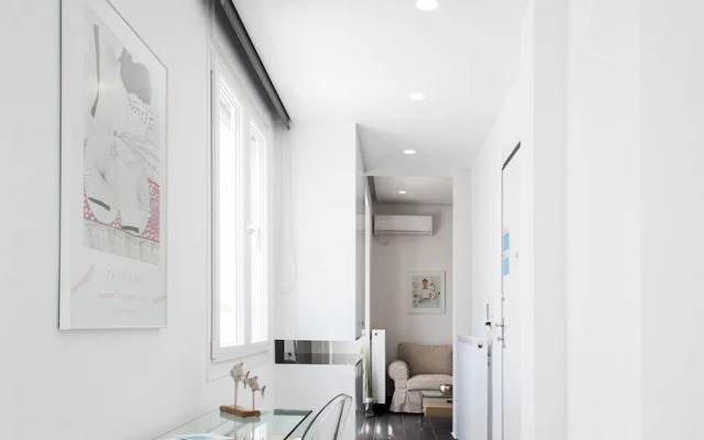 37.5m² homm Penthouse in Athens with 43m² Terrace