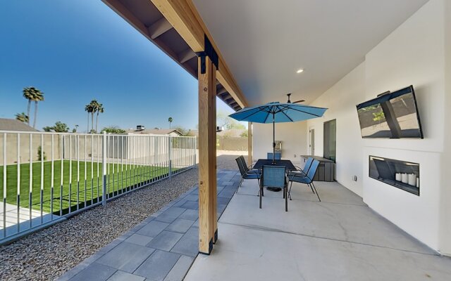 Brand New Desert W Private Backyard Oasis 3 Bedroom Home