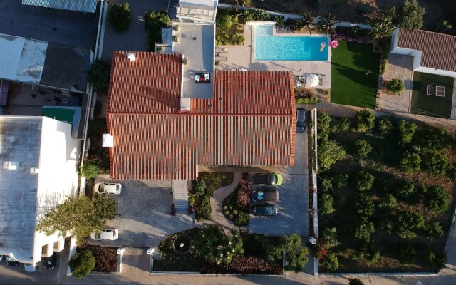 Vila Milreu Guesthouse
