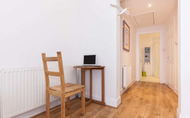 Bright Studio Apartment in Fountainbridge