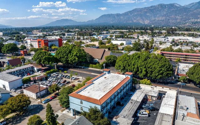 Rodeway Inn & Suites Pasadena