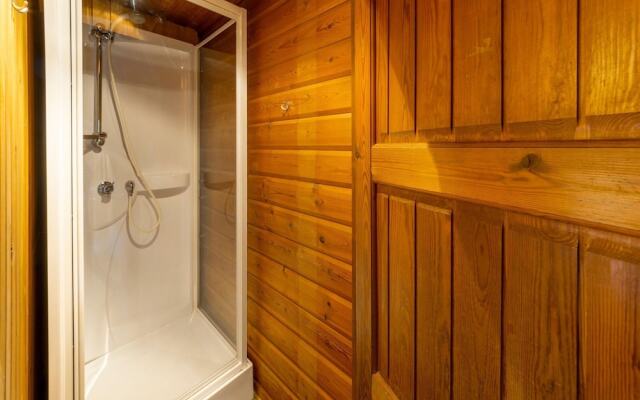 Majestic Chalet in Durbuy 200 Meters From the Golf