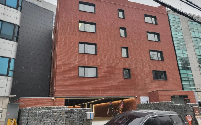 Tara Hotel