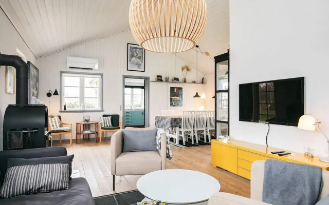 8 Person Holiday Home in Frorup