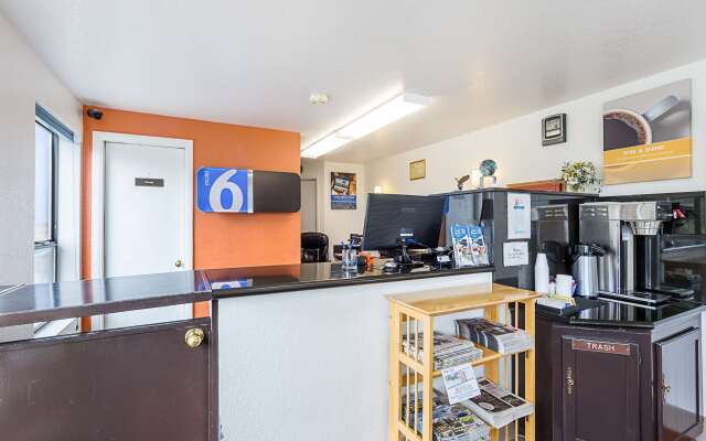 Motel 6 Gold Beach