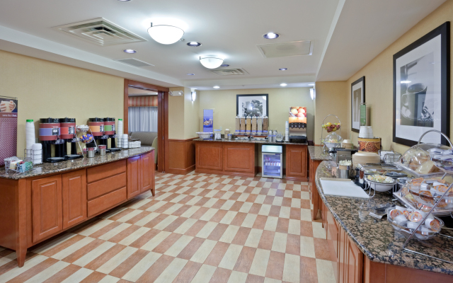 Hampton Inn Detroit/Roseville