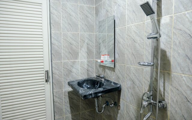 OYO 1149 Hotel Mustika