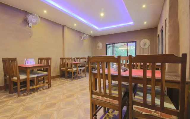 Oyo 355 River Park International Resort