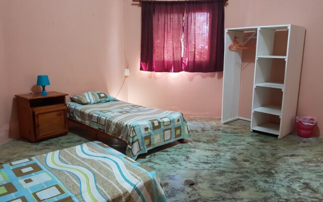 Gipsy Ranch Rooms - Hostel