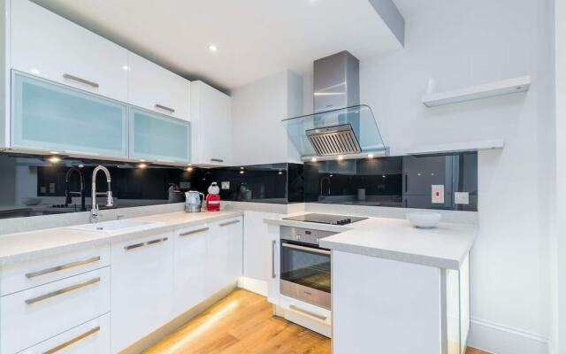 Modern 2br Home in Trendy Dalston W Balcony by Guestready