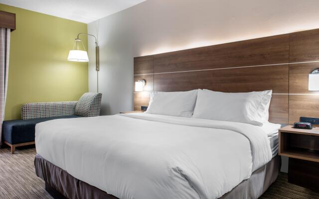 Holiday Inn Express Hotel & Suites Harrison, an IHG Hotel