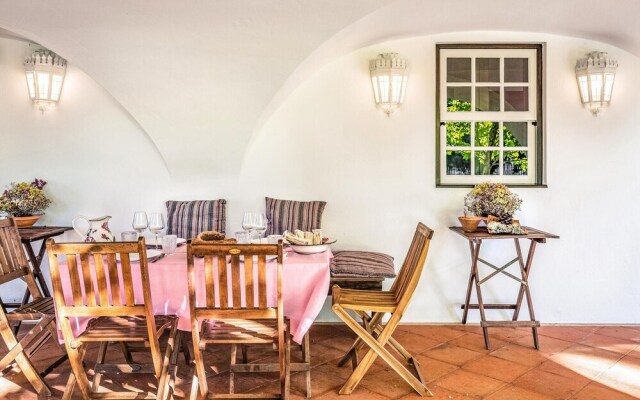 Beautiful Home in Grândola With Wifi and 4 Bedrooms