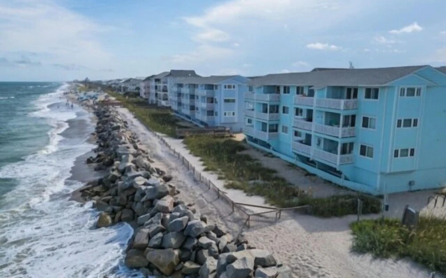 A Beach Dream 1 Bedroom Condo by RedAwning