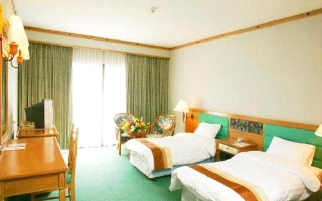 Mandarin Golden Valley Hotel & Spa