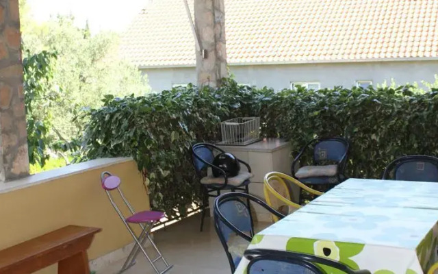 Apartments Spacious Summer House
