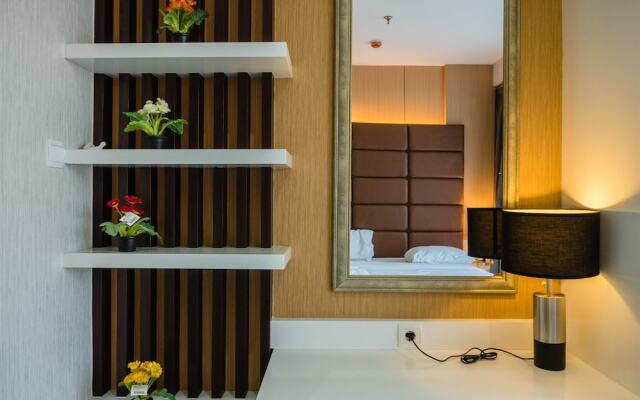 Luxurious 1BR At Dago Suites Apartment