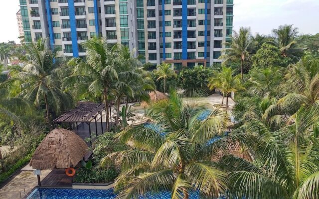 Elegant Hampton's Park Apartment near Pondok Indah Mall