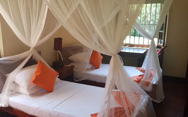 The Chalet - Whole Villa 2 Bedroom (Sleeps 4)