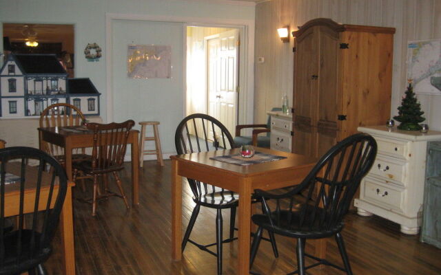 Core Creek Lodge