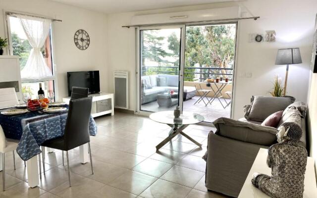 DOMAINE DES ROSES II AP4256 By Riviera Holiday Hom