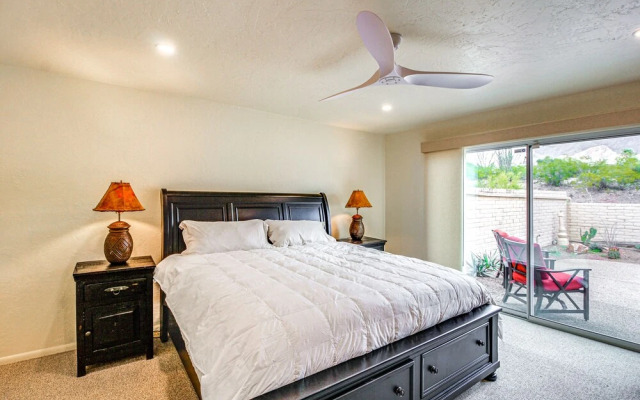 Tucson Townhome w/ Mountain View, Pool Access!