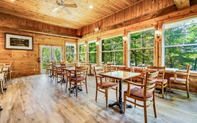 Muskoka Waterfront Retreat