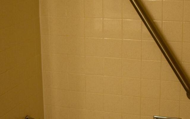 Superior Bayfront Inn