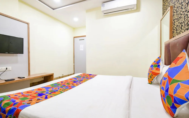 Fabhotel Ss Blue