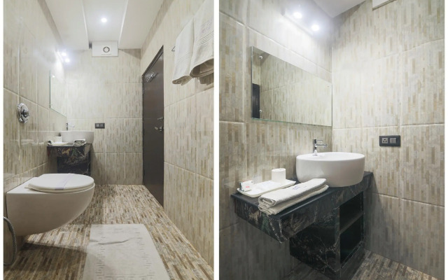 OYO 6645 Hotel Sapphire