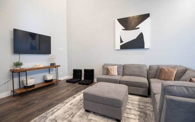 Twice Charmed 8 Bedroom Townhouse