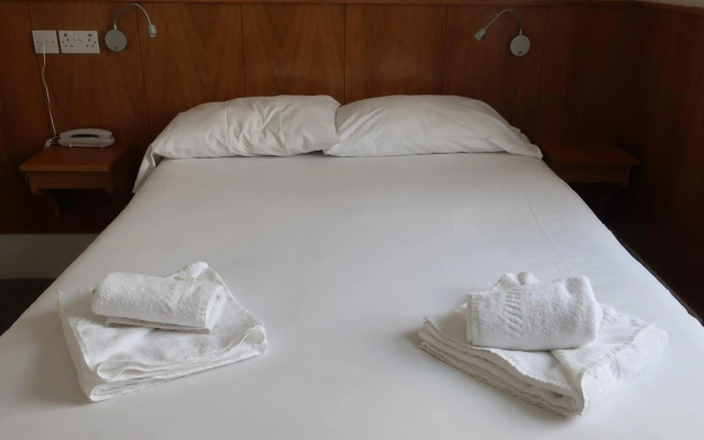 Warwick Allerton - Chicago