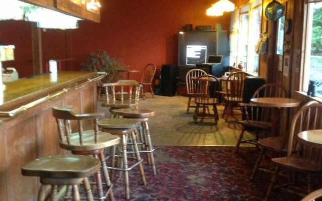 Lasqueti Island Hotel & Restaurant