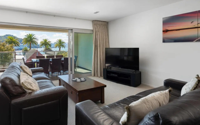 Luxury Waterfront Apartment - Abode No 1