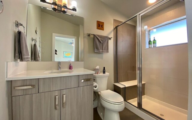 Classy Townhome near Old Town, Breweries, & River!