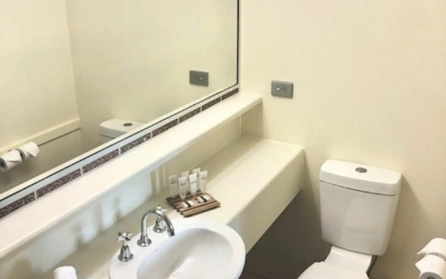 City Oasis Inn Townsville, SureStay Collection by BW