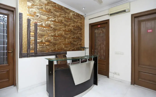 The Red Orchid By OYO Rooms