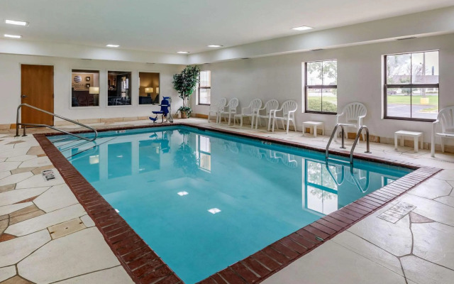 Comfort Inn Walcott near Davenport