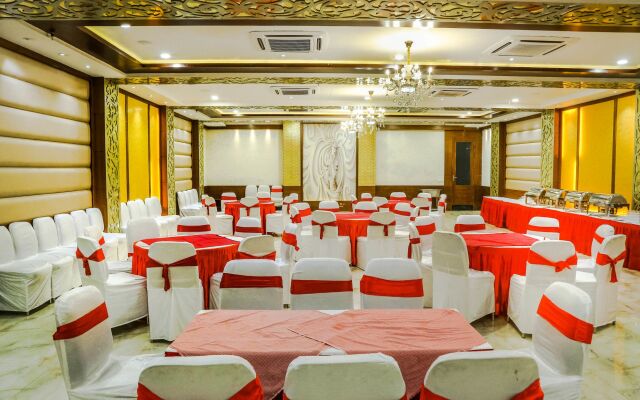 Hotel Taj Heights