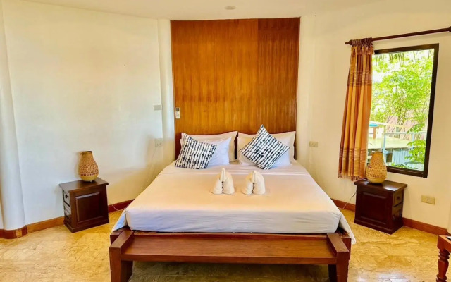 Twin Bay Resort