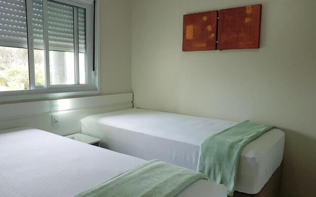 RESIDENCIAL COM CASAS DE 2 DORM - Praia Garopaba