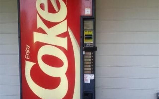 OYO Hotel Calhoun GA I-75 & US-41 Hwy