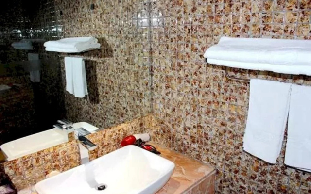 Bihaiyuntian Business Hotel - Chengdu