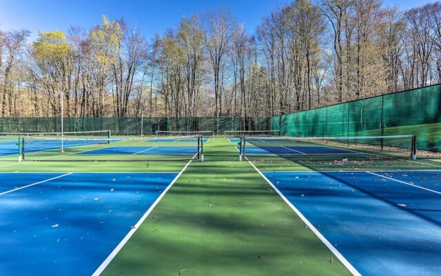 Pocono Mountain Home w/ 3 Community Lakes!