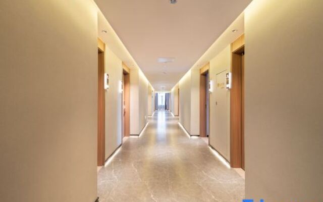 Yistory Riverview Hotel (Jiefangbei Shibati Branch)