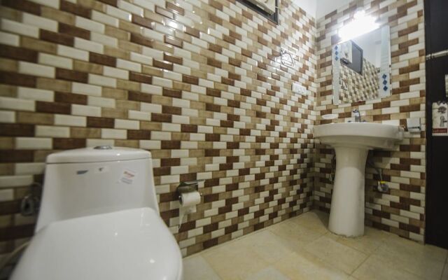 OYO 30855 Hotel Royal Residency